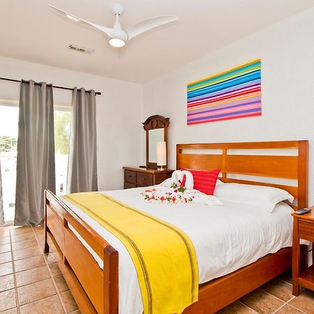 Banyan Bay Suites San Pedro  Extérieur photo