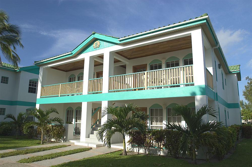 Banyan Bay Suites San Pedro  Extérieur photo