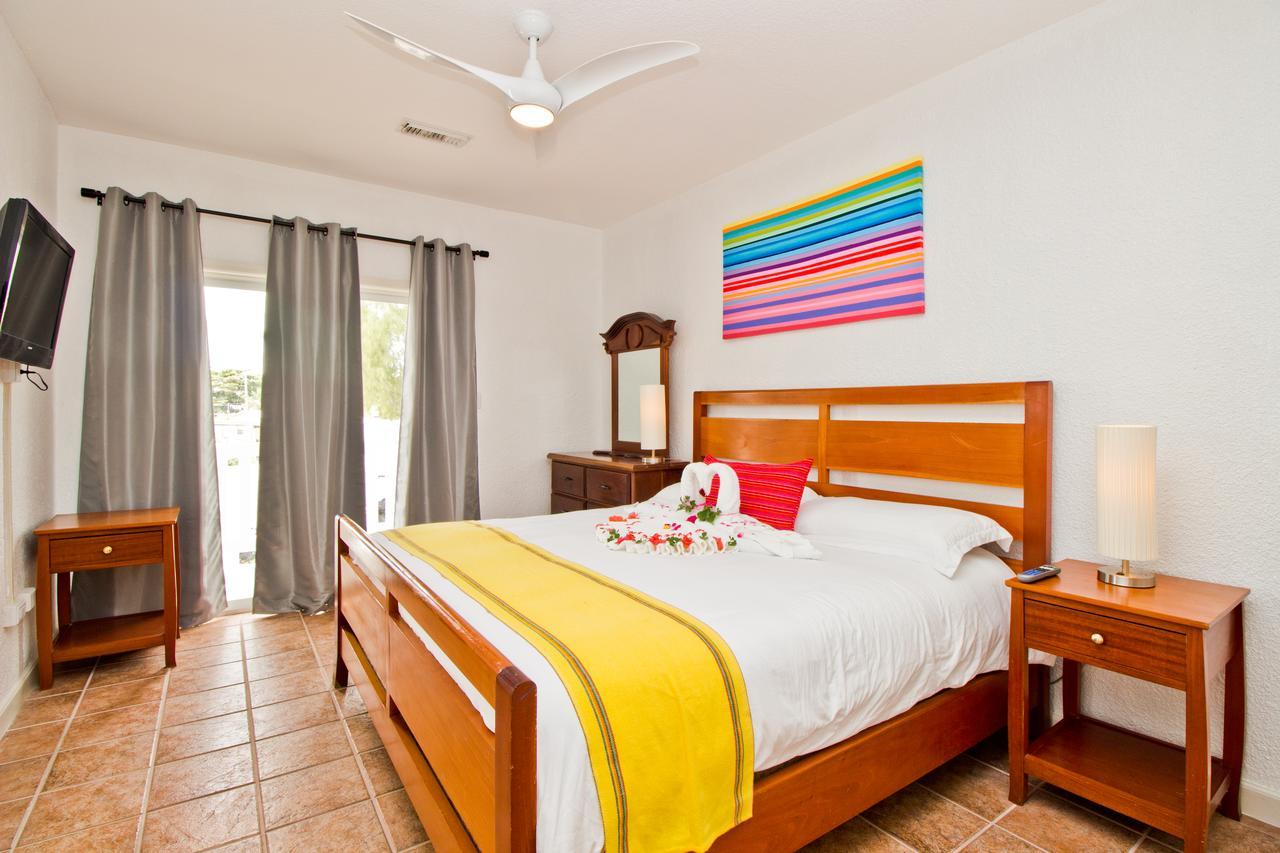 Banyan Bay Suites San Pedro  Extérieur photo