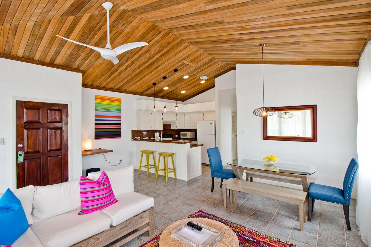 Banyan Bay Suites San Pedro  Extérieur photo