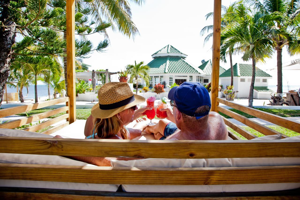 Banyan Bay Suites San Pedro  Extérieur photo