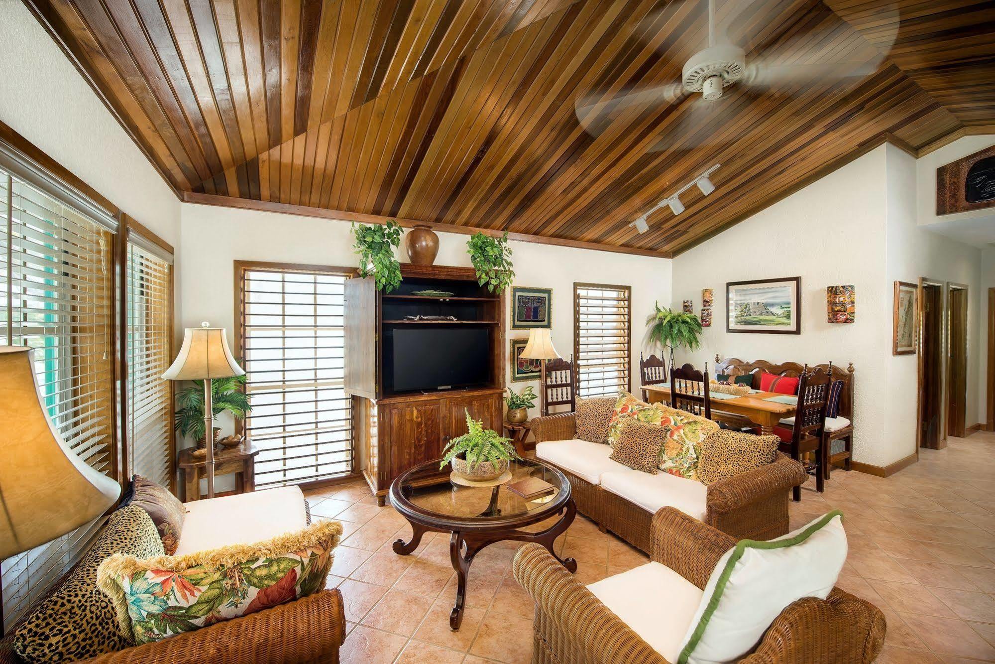 Banyan Bay Suites San Pedro  Extérieur photo